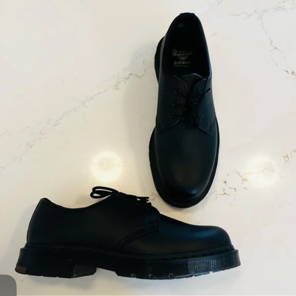 DOC Marten Men’s 10 Oxfords Black Air Ware Casual Formal